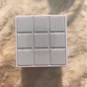 Mobi Speaker cube with LED lights.